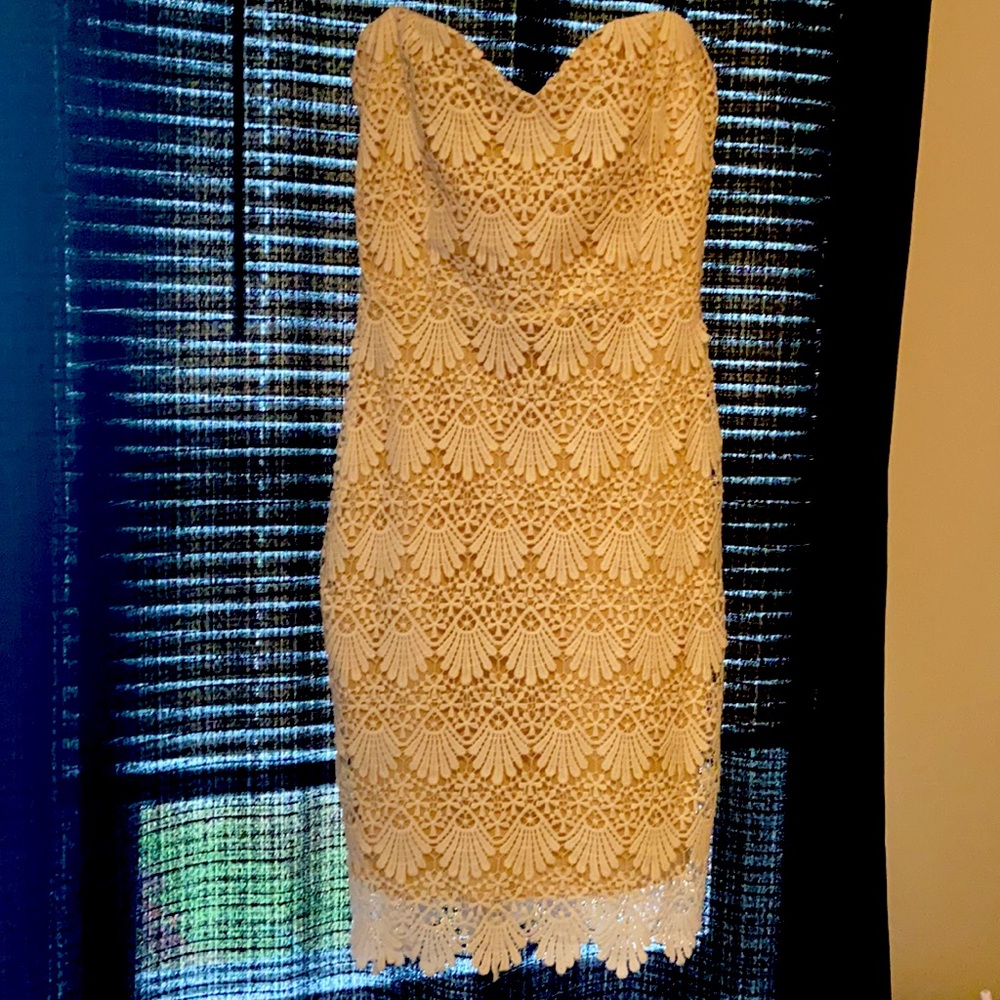 Strapless formal dress